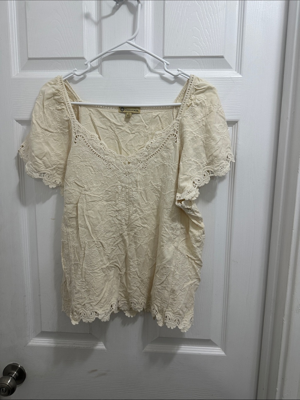 Democracy Embroidered Cream Lace Trim Flutter Sleeve Blouse